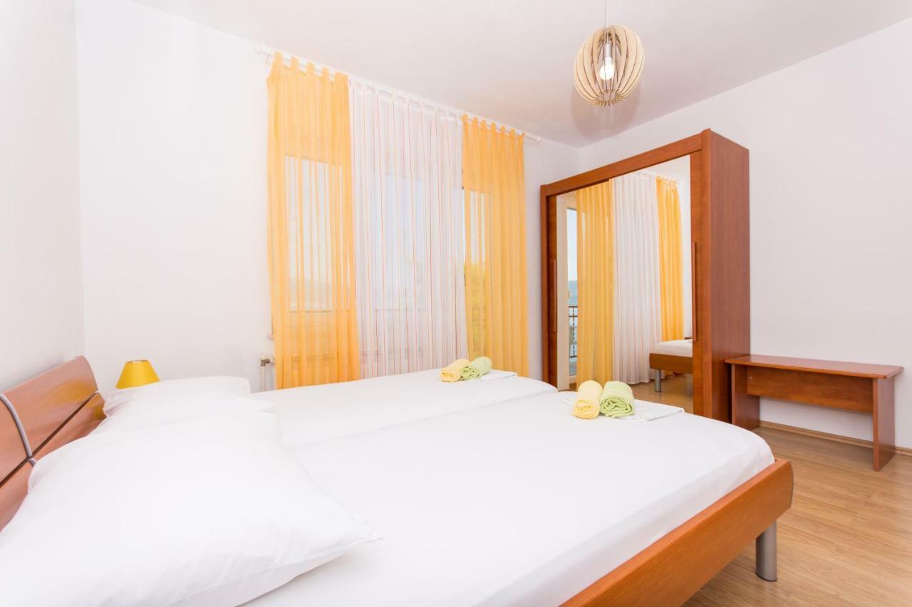 Apartman Domic Slatine Exterior foto